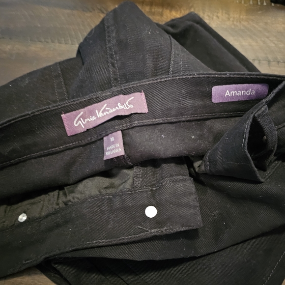 Size 18 Black Gloria Vanderbilt Jeans - Picture 2 of 2